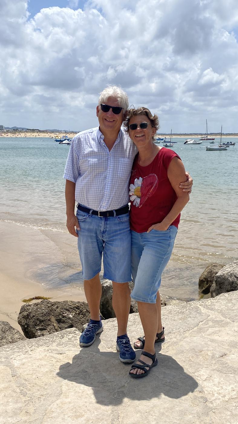 Peter und Kerstin am Wasser in São Martinho do Porto